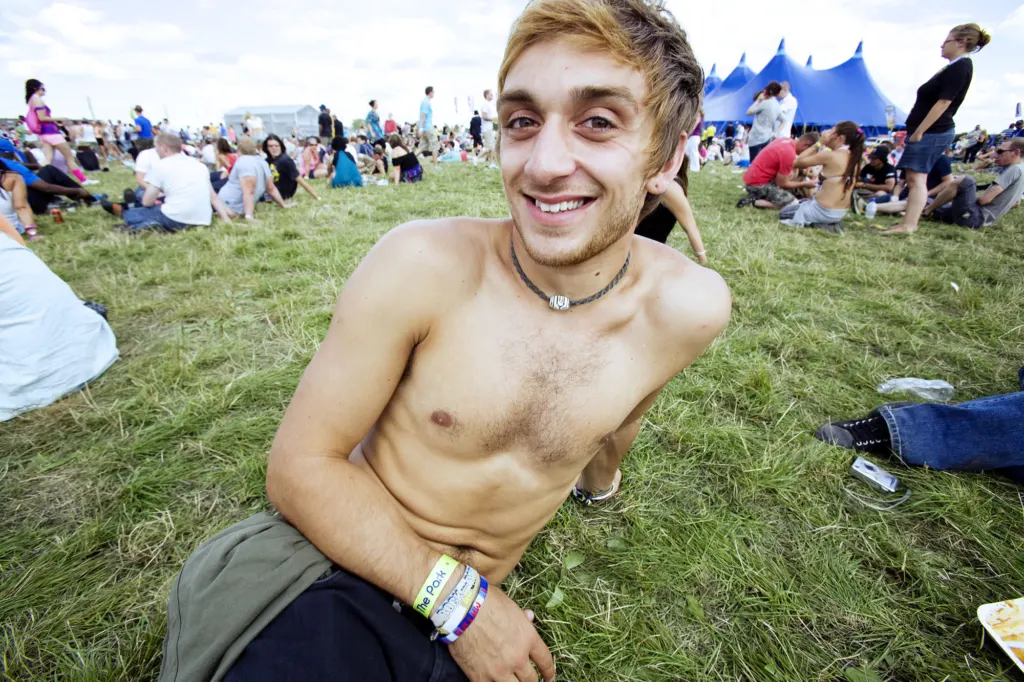 Festivalgoers and atmosphere at Global Gathering 2009